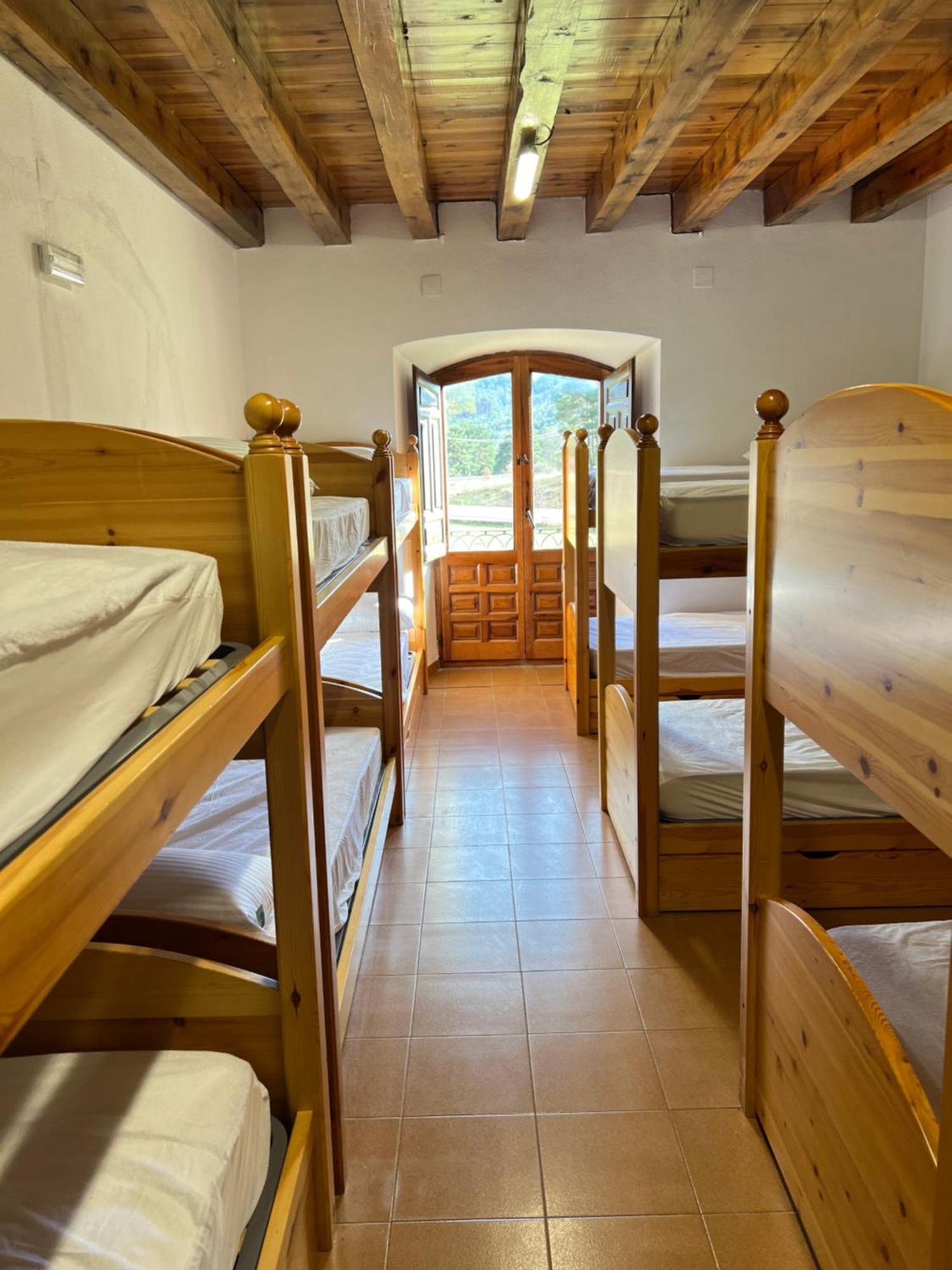 Albergue Pinares - La Casona De Revenga Регумьель-де-ла-Сьерра Экстерьер фото