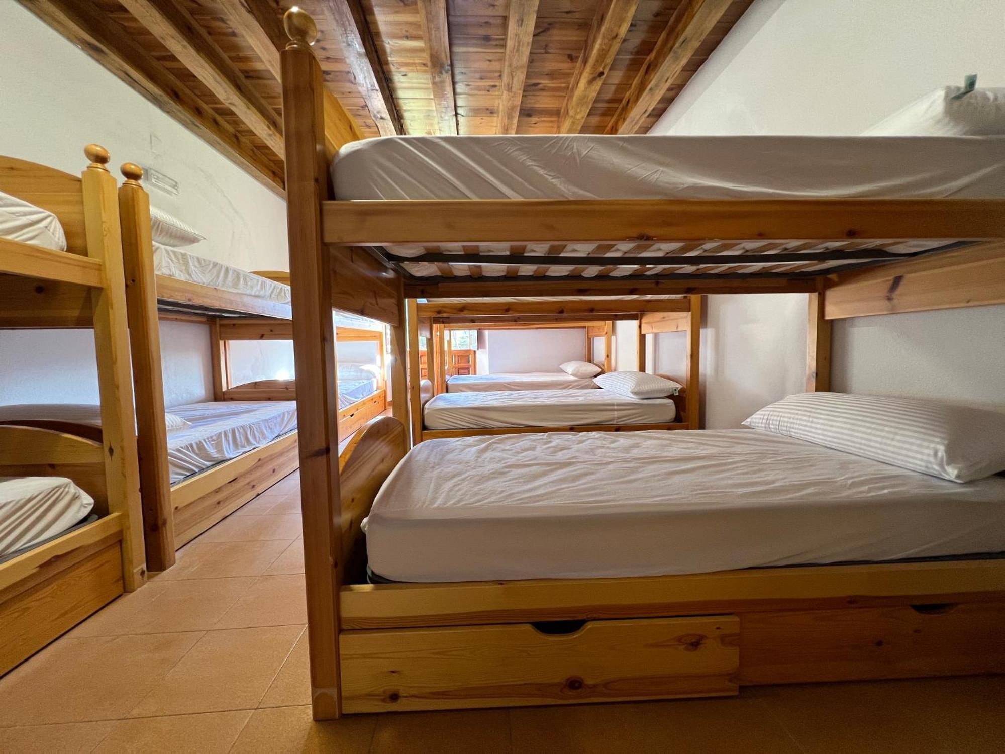 Albergue Pinares - La Casona De Revenga Регумьель-де-ла-Сьерра Экстерьер фото